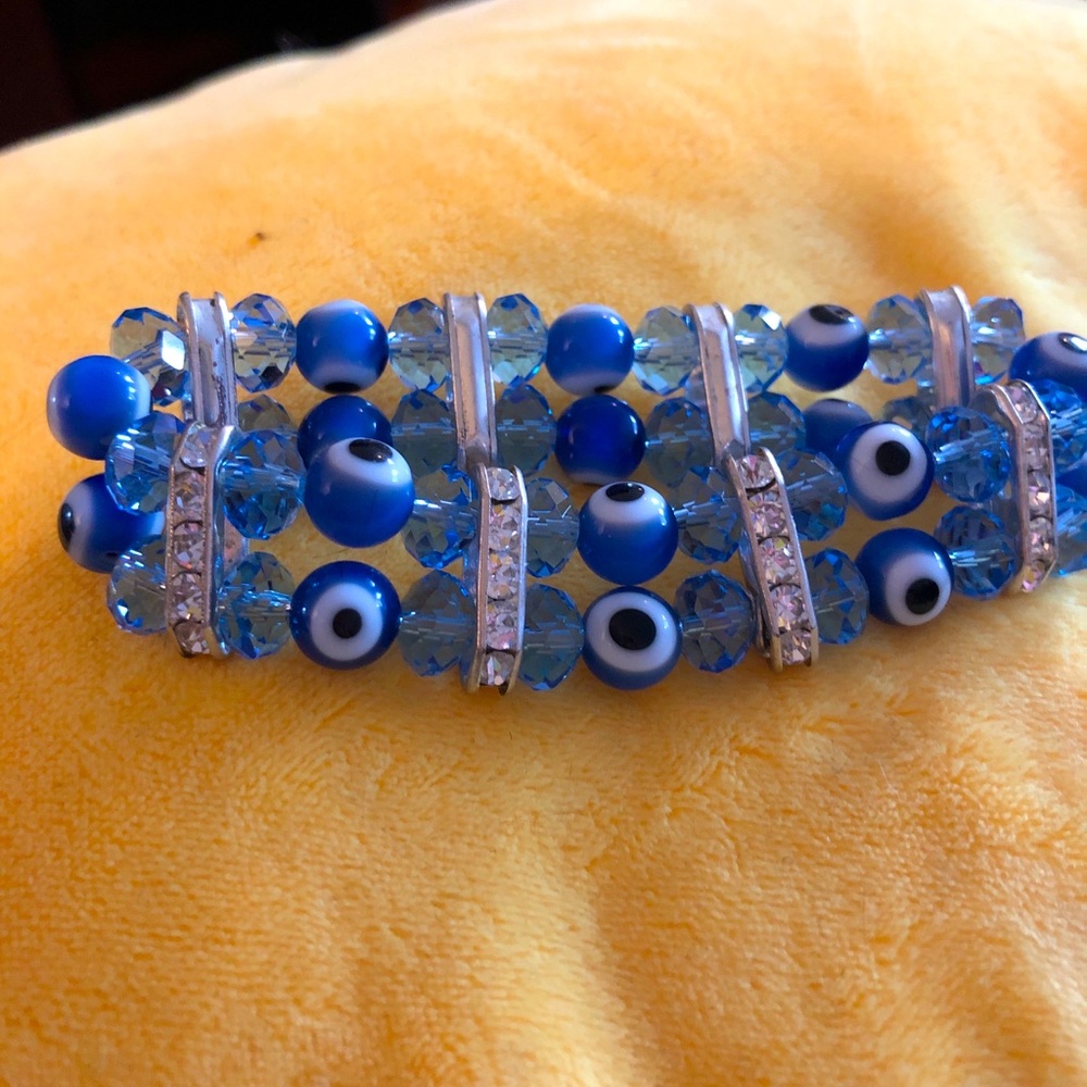 RARE KIRKS FOLLY EVIL EYE STRETCH BRACELET